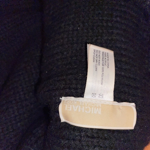 Michael Kors faux fur and knit scarf - Picture 2 of 3